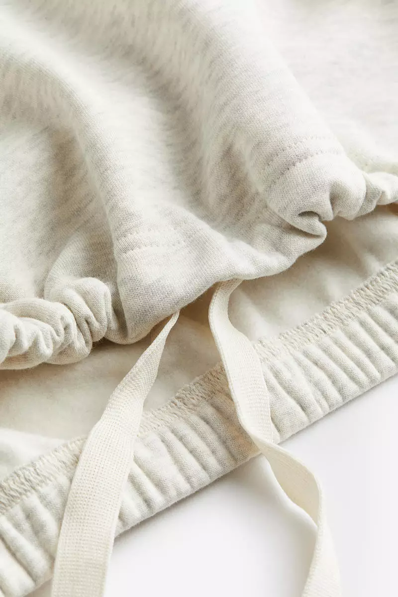 White best sale hoodie drawstring