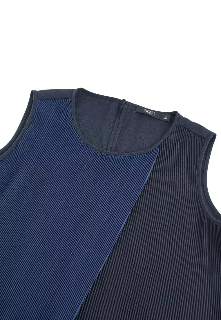 G2000 Sleeveless Gradient Pleat Puff Shoulder Blouse