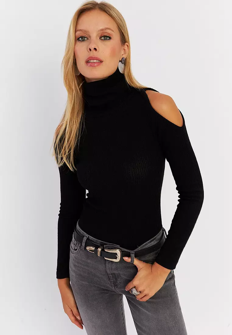 Off-Shoulder Camisole Blouse