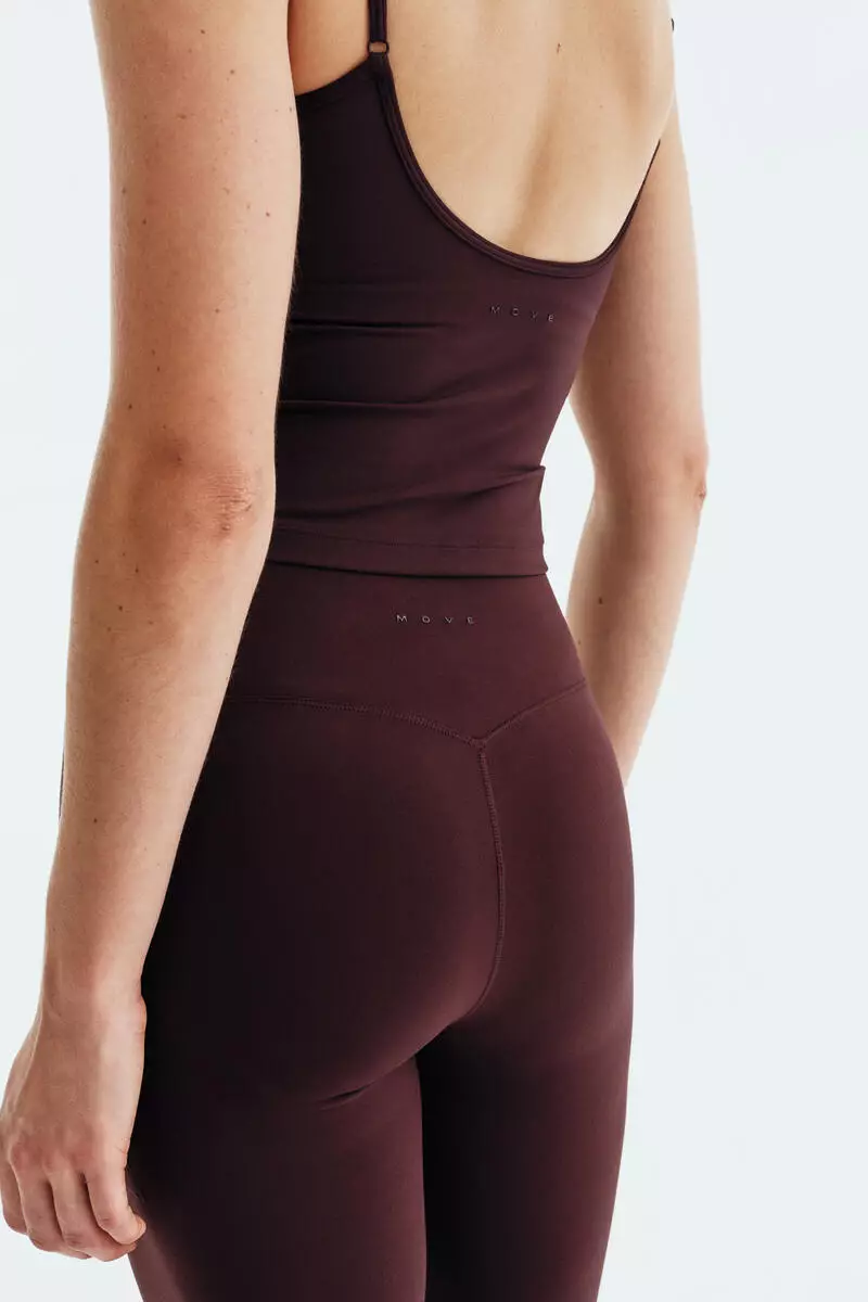 Pocket-detail sports leggings with SoftMove™