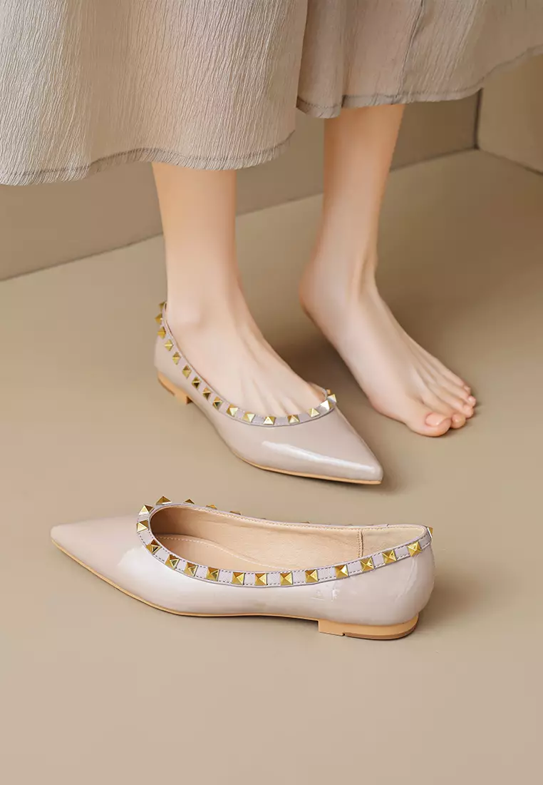 Pointed Rivets Microfiber Leather Flat Shoes WW2023-32