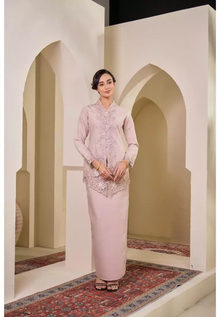 Kebaya Sulam Kaleela