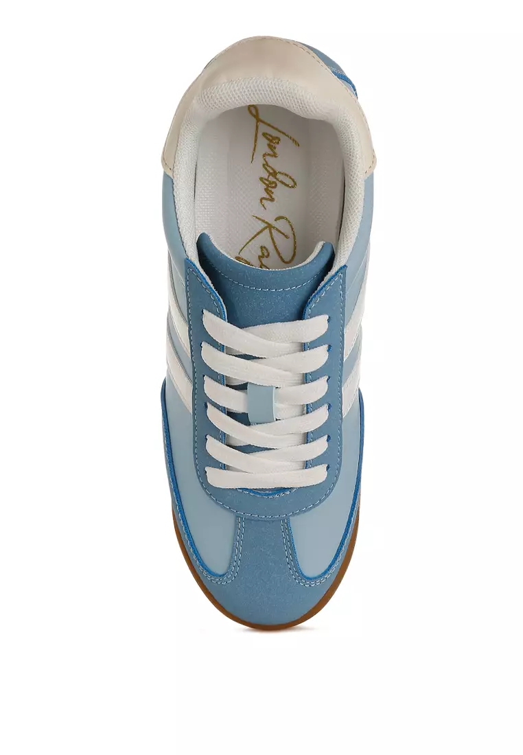 Sepatu Kets Bertali Kasual Warna Biru