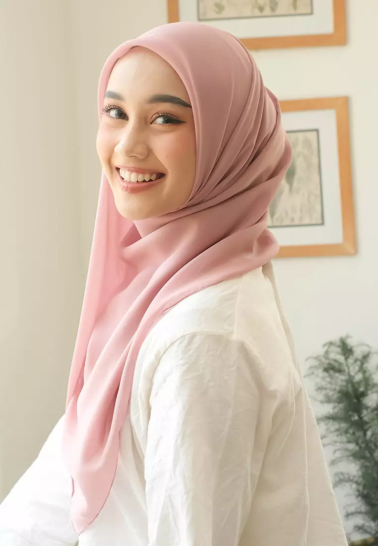 Polly Cotton (Hijab Segiempat Bella Square) Dark Baby Pink