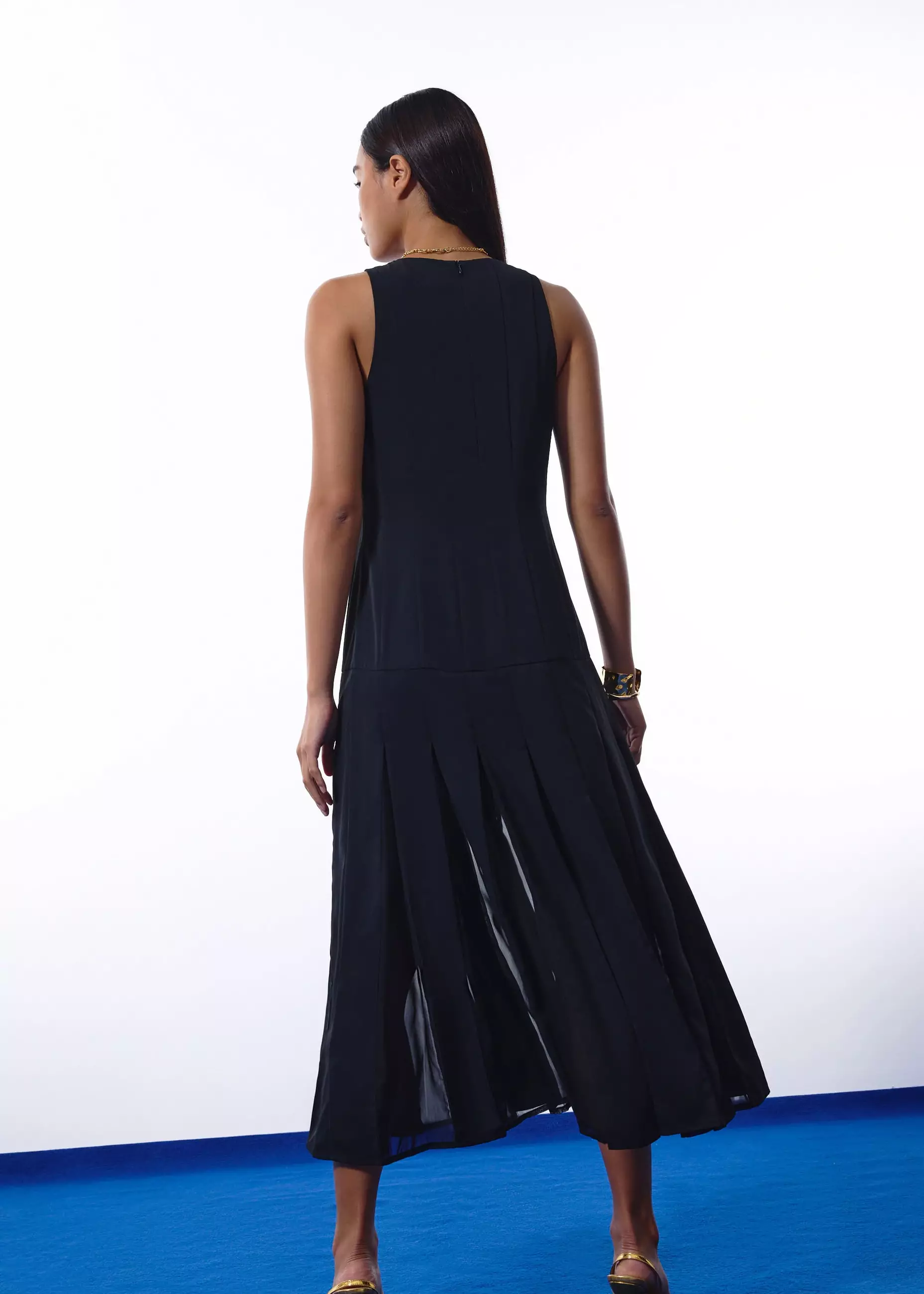 Dress Wanita - Round Neck Kick Flare Midaxi Dress