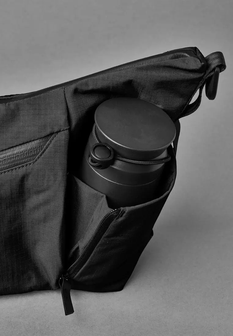 Alpaka Flow Satchel 2L Sling Bag - Axoflux Black