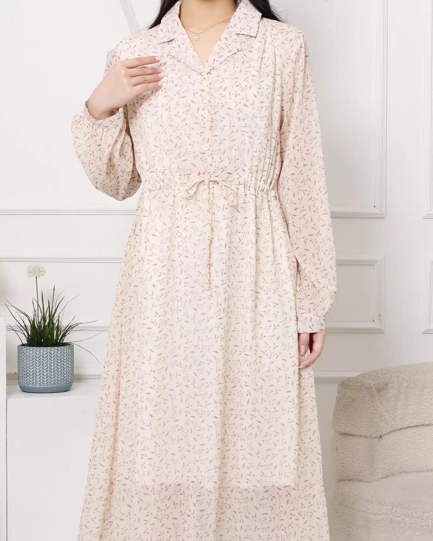 Haeri Flower Midi Dress in Cream