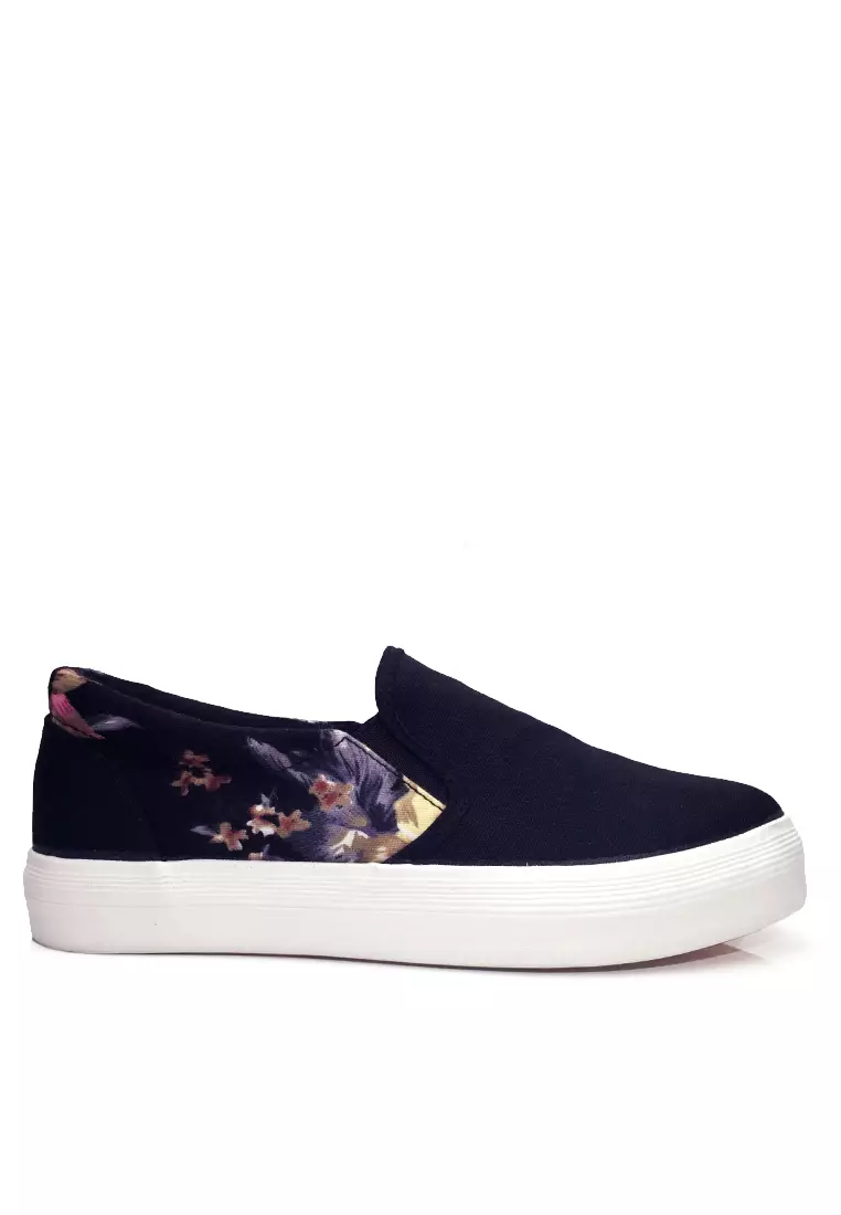 Discount on Twenty Eight Shoes  shoes - SKU: Calico Slip-Ons Vc9159