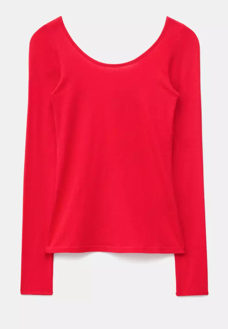 Long-Sleeves Scoop-Neck Top