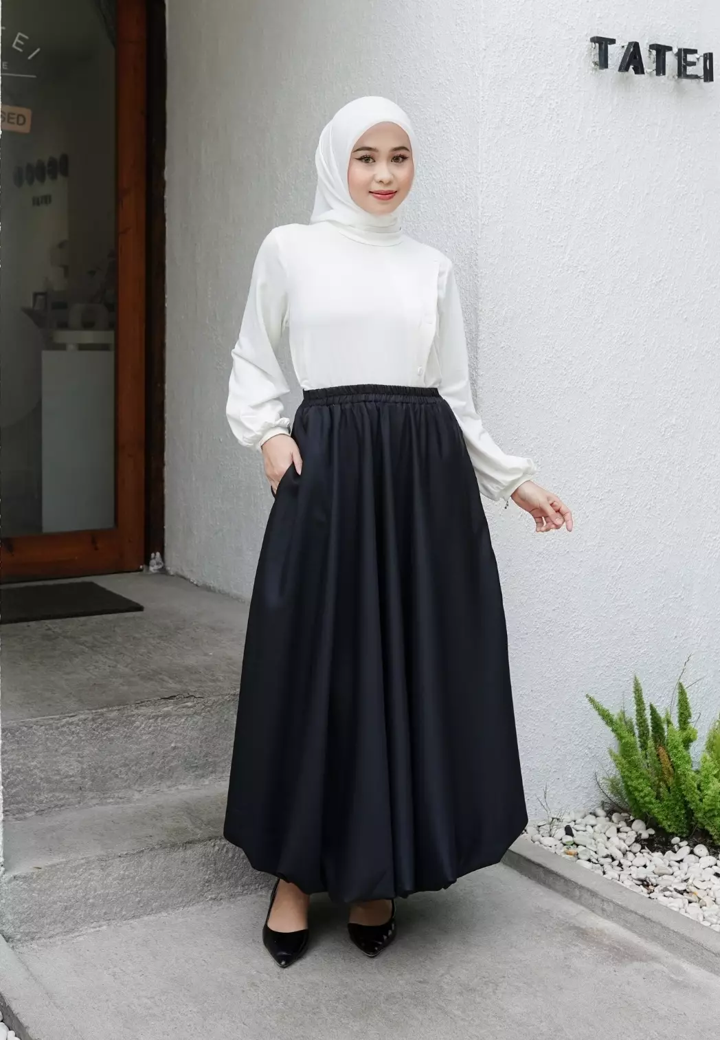 Orin Balloon Skirt - Black