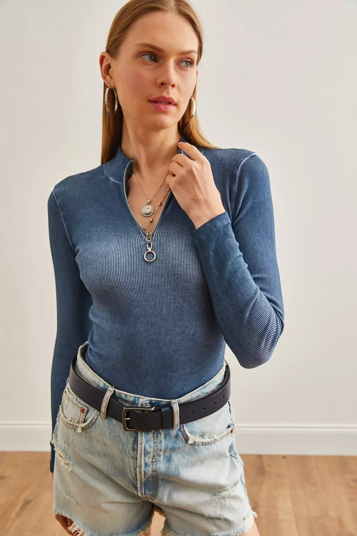 Women's Washed Indigo Zippered Turtleneck Lycra Blouse Blz-19001155