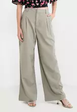 Double discount pleat jeans