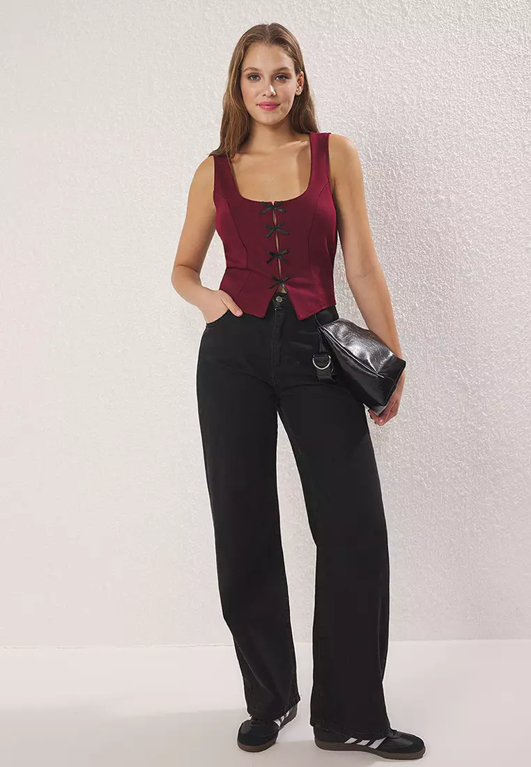 Burgundy Ribbon Tie Detail Square Neck Zero Sleeve Knitted Blouse That Fits Your Body Twoss25Bz00147