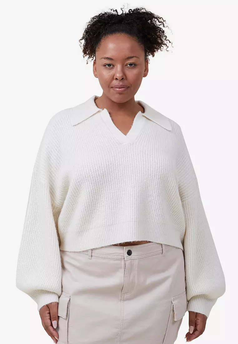 Pullover with clearance collar