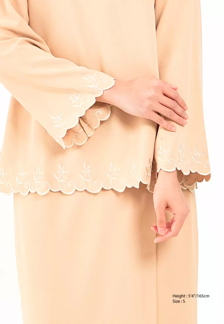 Gene Martino - Hasmita Kurung Modern