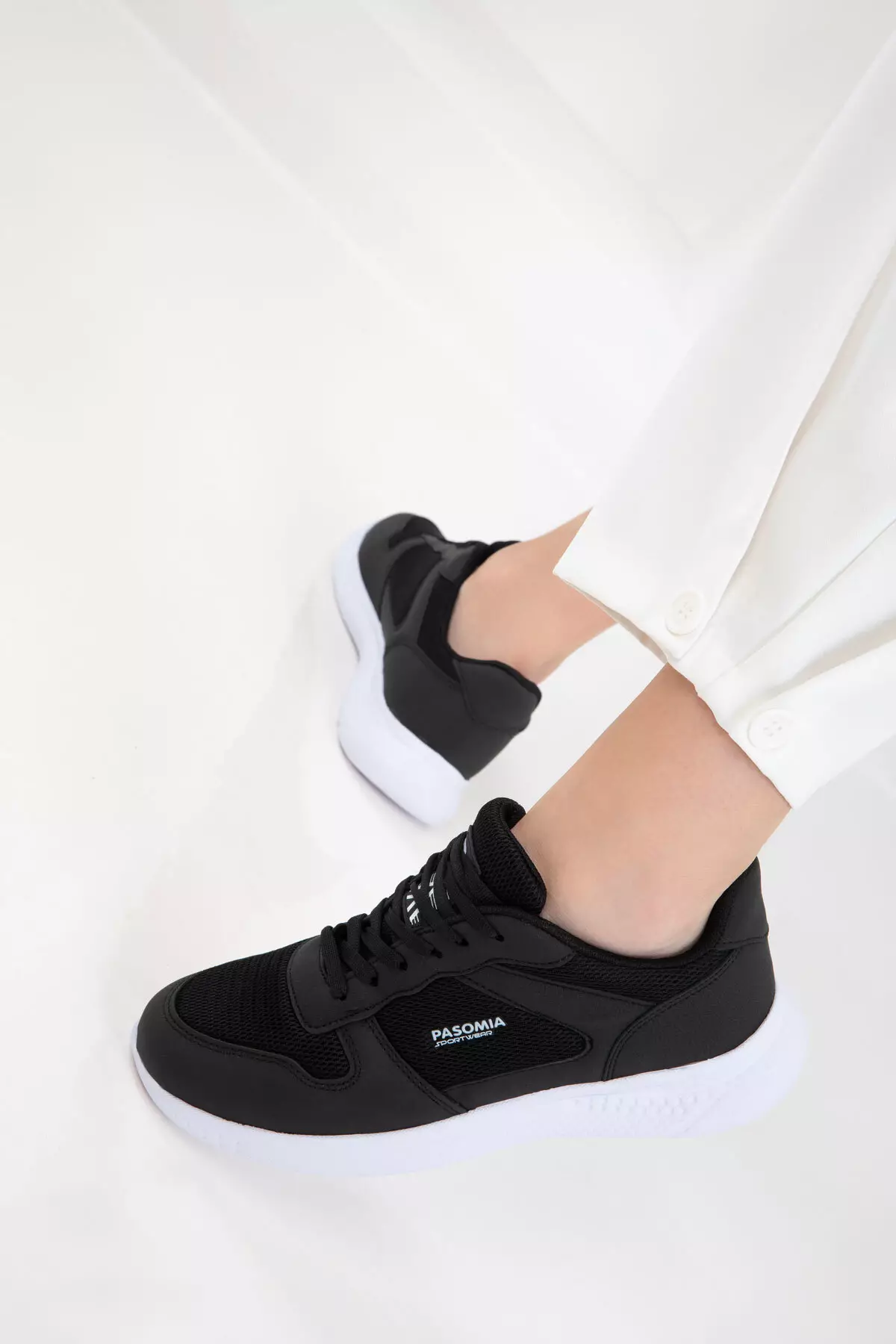 Black Women's Sneaker 20626