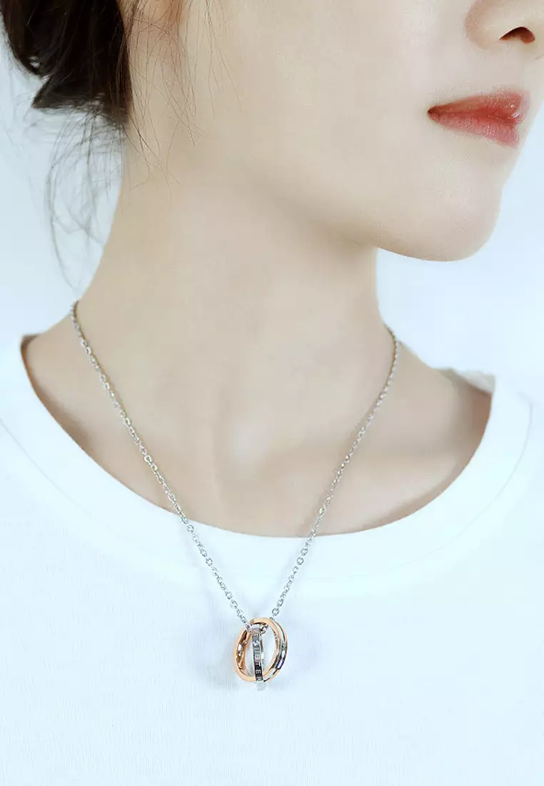 Couples Pendant Necklace Set