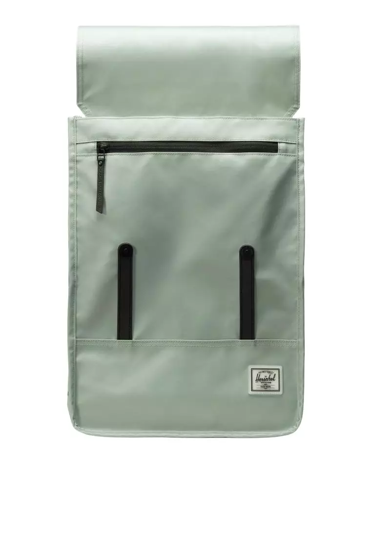herschel backpack are they waterproof Survey Weather Resistant Designed within the Herschel Outdoor Equipment line Roll Top Backpack Weather Resistant