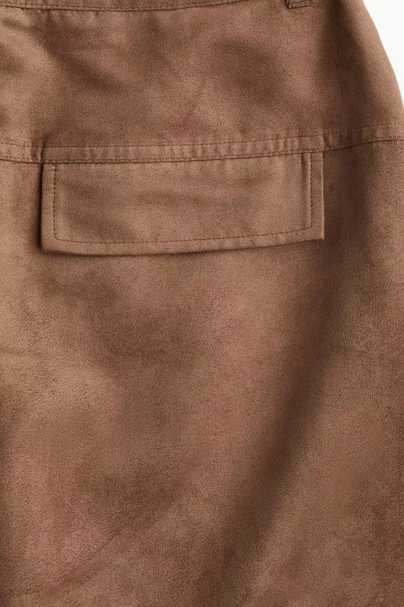 Slit-front skirt