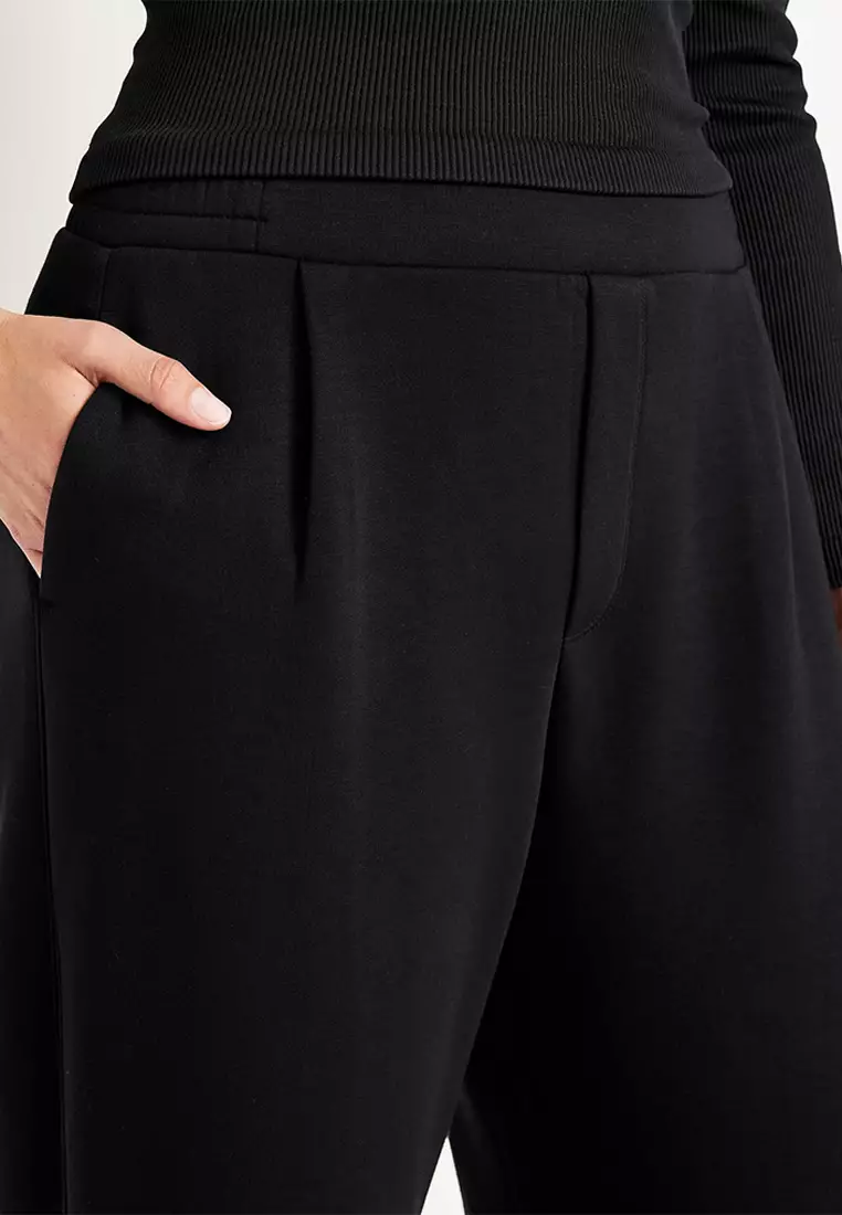 High-Waisted Bounce Fleece Barrel Sweatpants