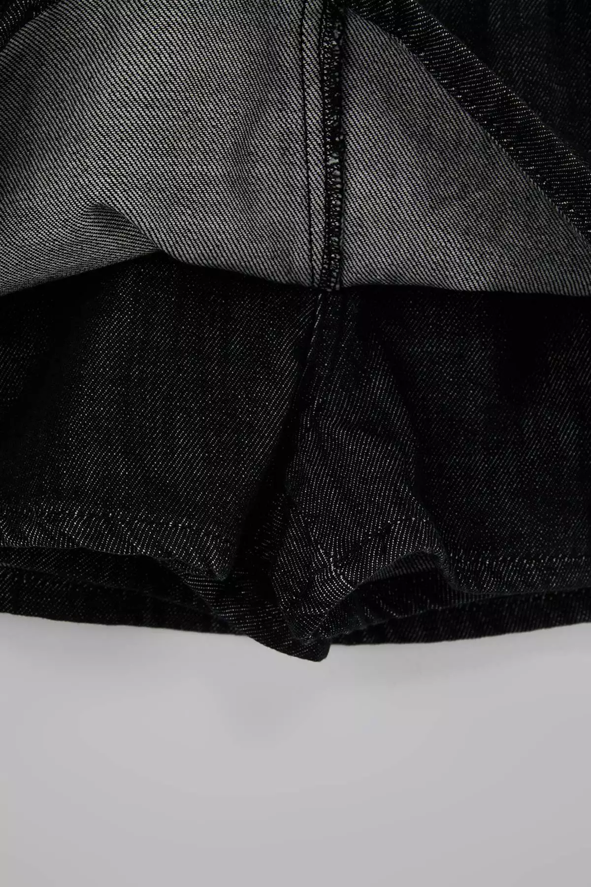 Black Belt Detailed Denim Shorts Skirt With Skirt Look On The Back Twoaw26Sr2