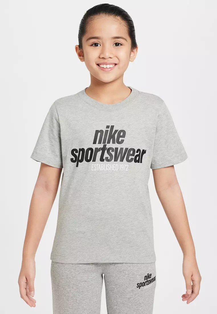 Jual Nike Nsw Tee Club Fam Original 2025 ZALORA Indonesia ®