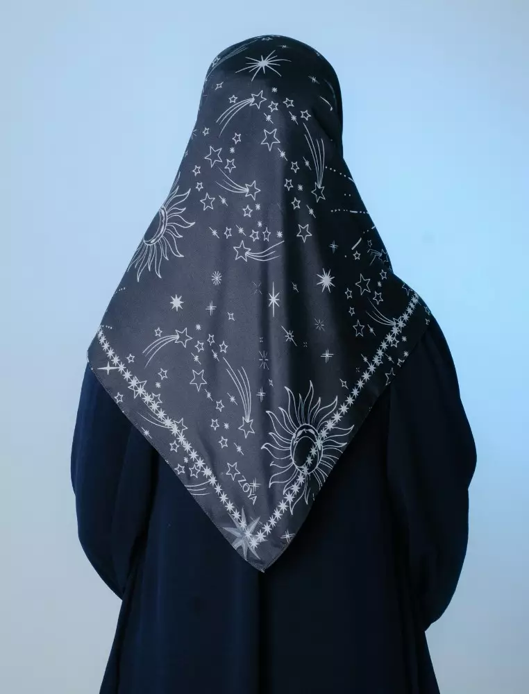 AMBERLY Scarf Black - Kerudung Hijab Segiempat Motif With Pouch Ziplock - Bahan Poly Fine - Ukuran 110x110