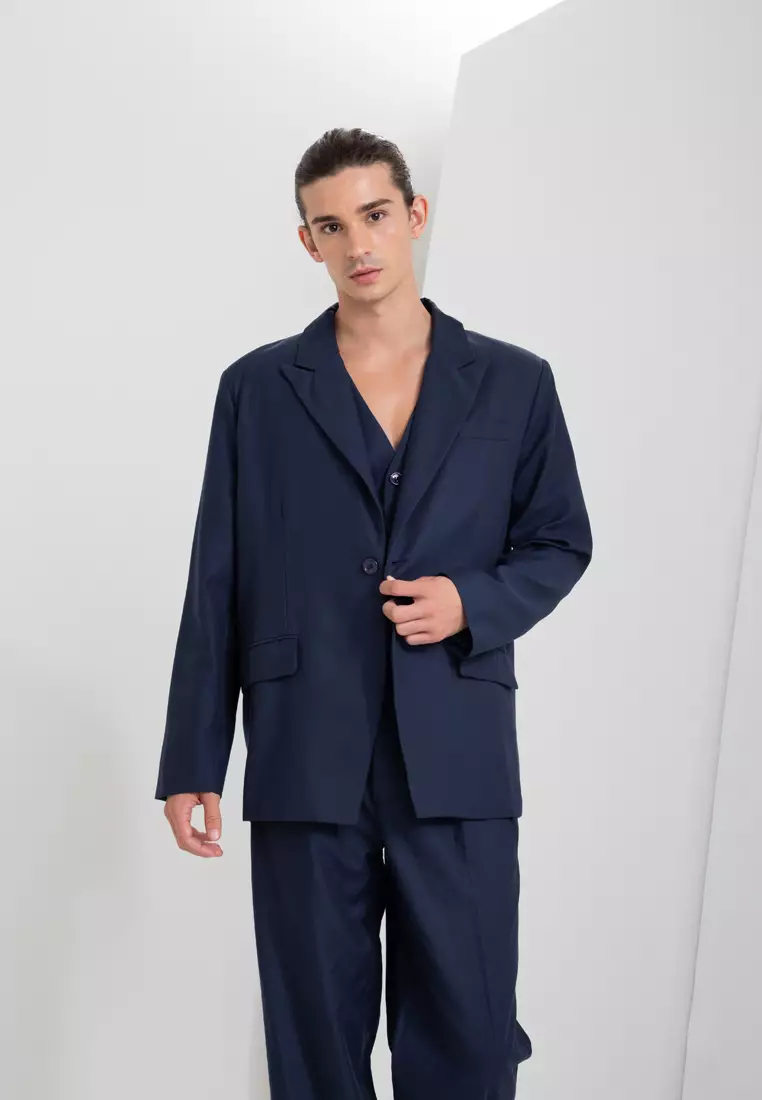 Futuristic side clearance button blazer