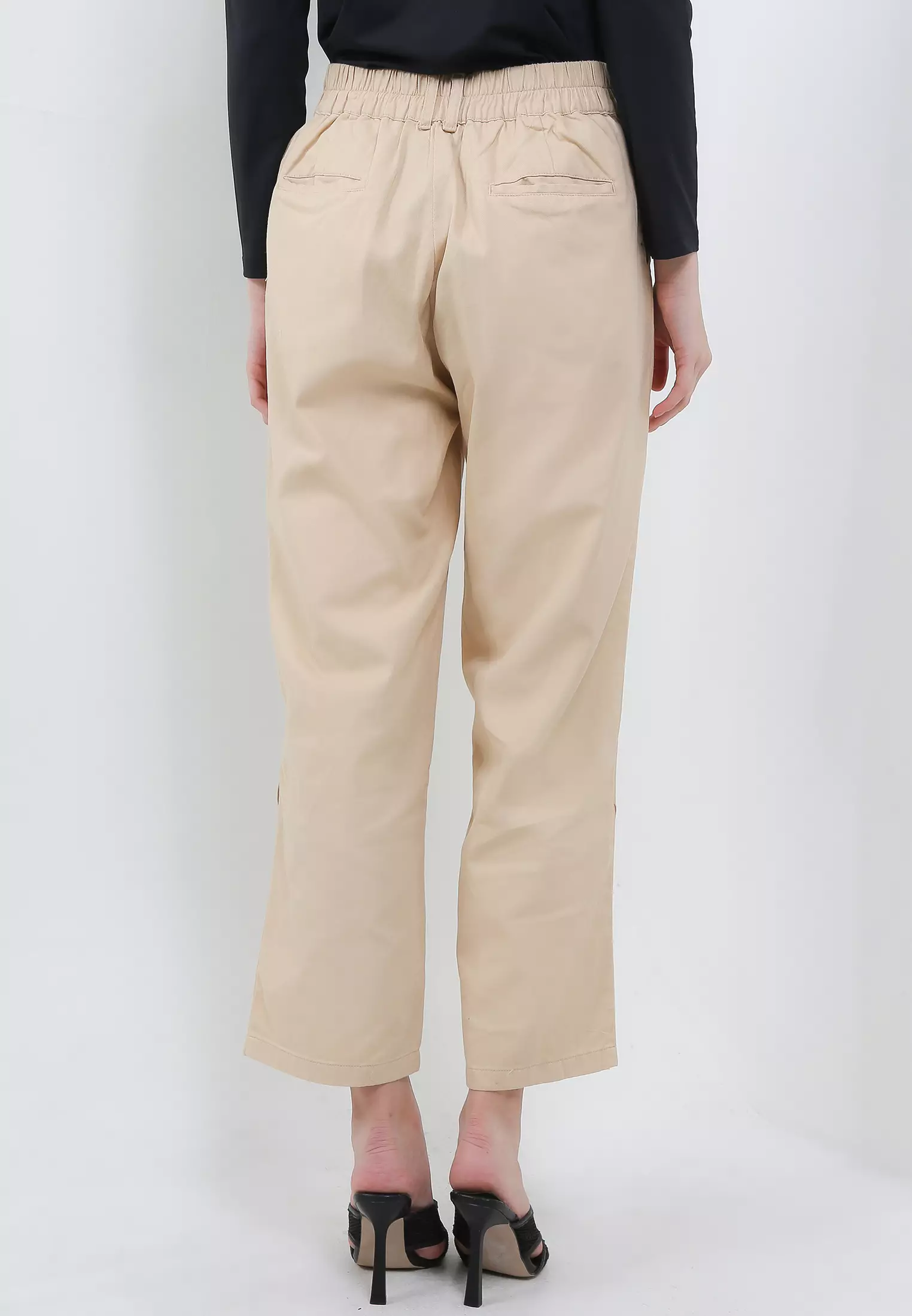 MFMW Aerya Celana Panjang Cream