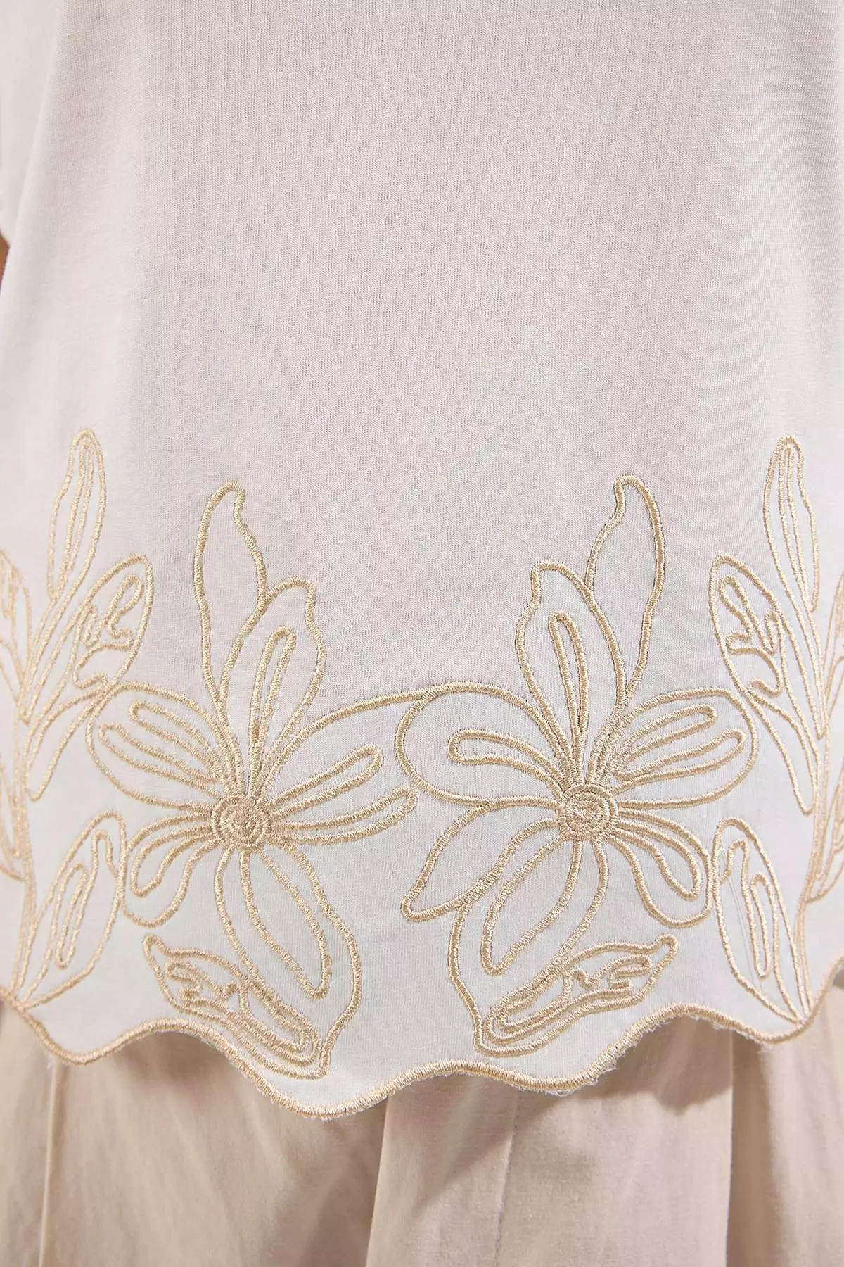 Ecru Embroidered Regular/Normal Fit Knitted T Shirt