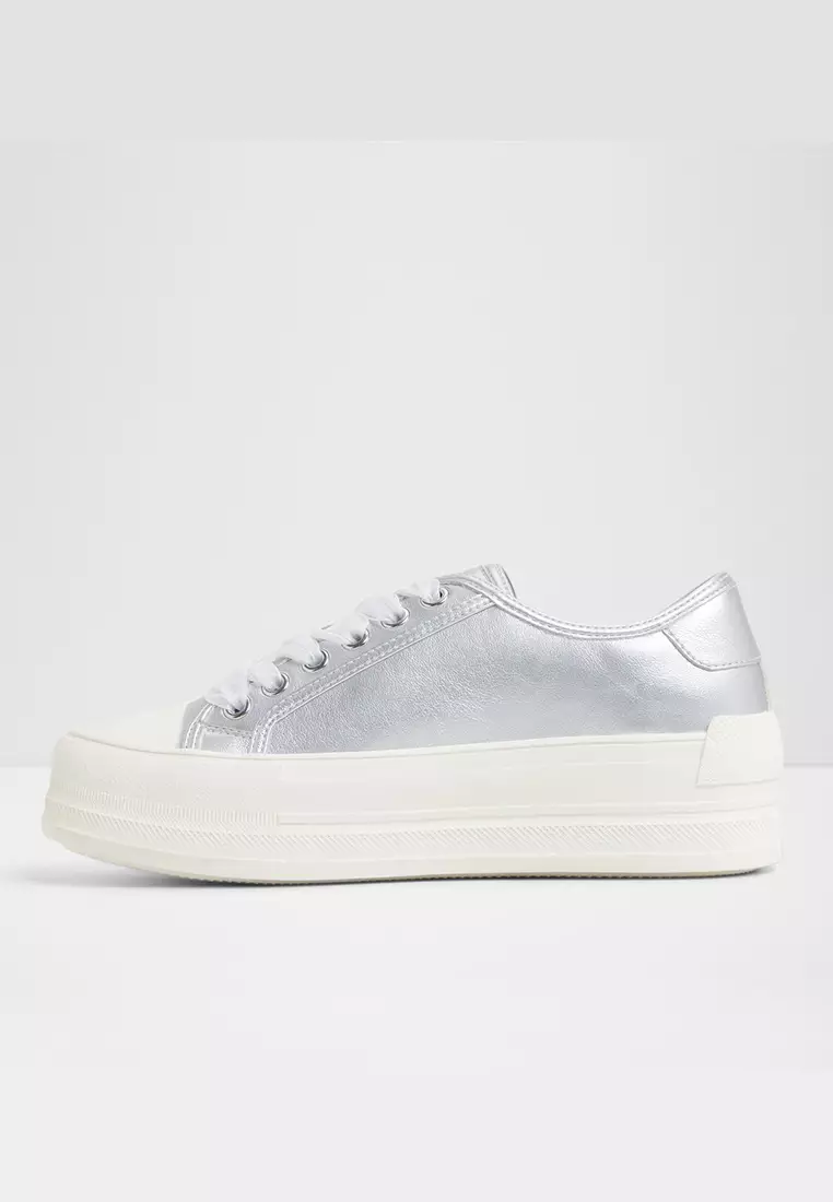 Rayes Low-Top Sneakers