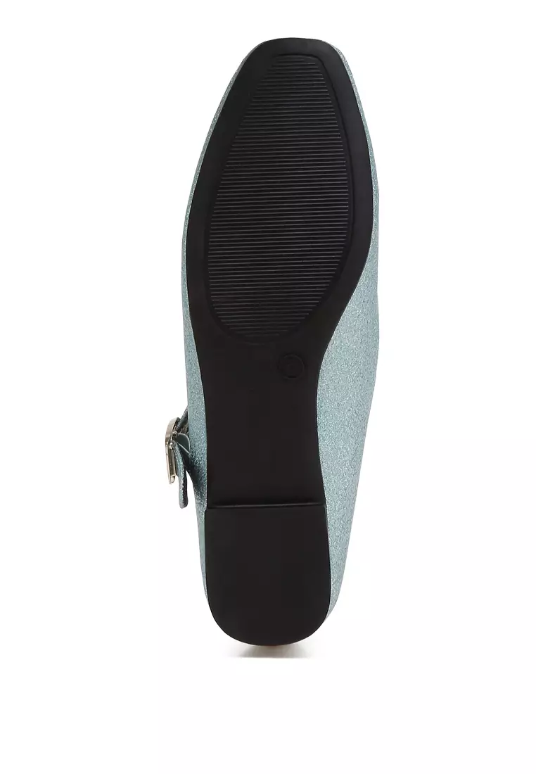 Balerina Gesper Pin Berkilau dalam Warna Baby Blue