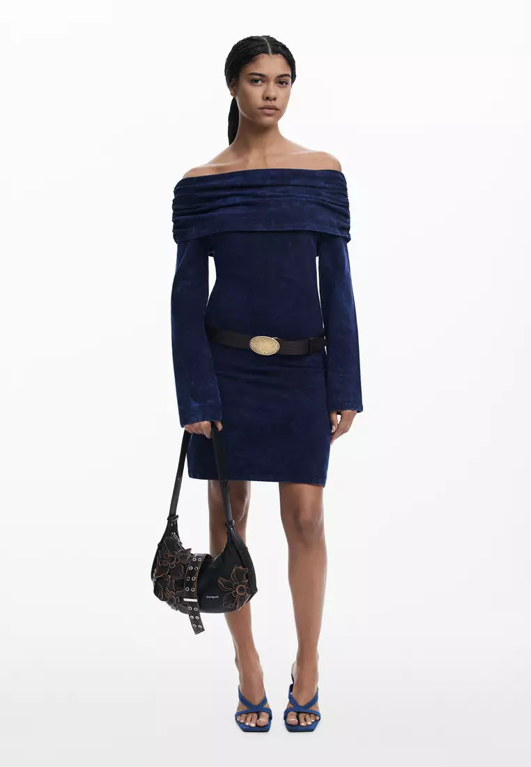 Small bag with flower appliqués