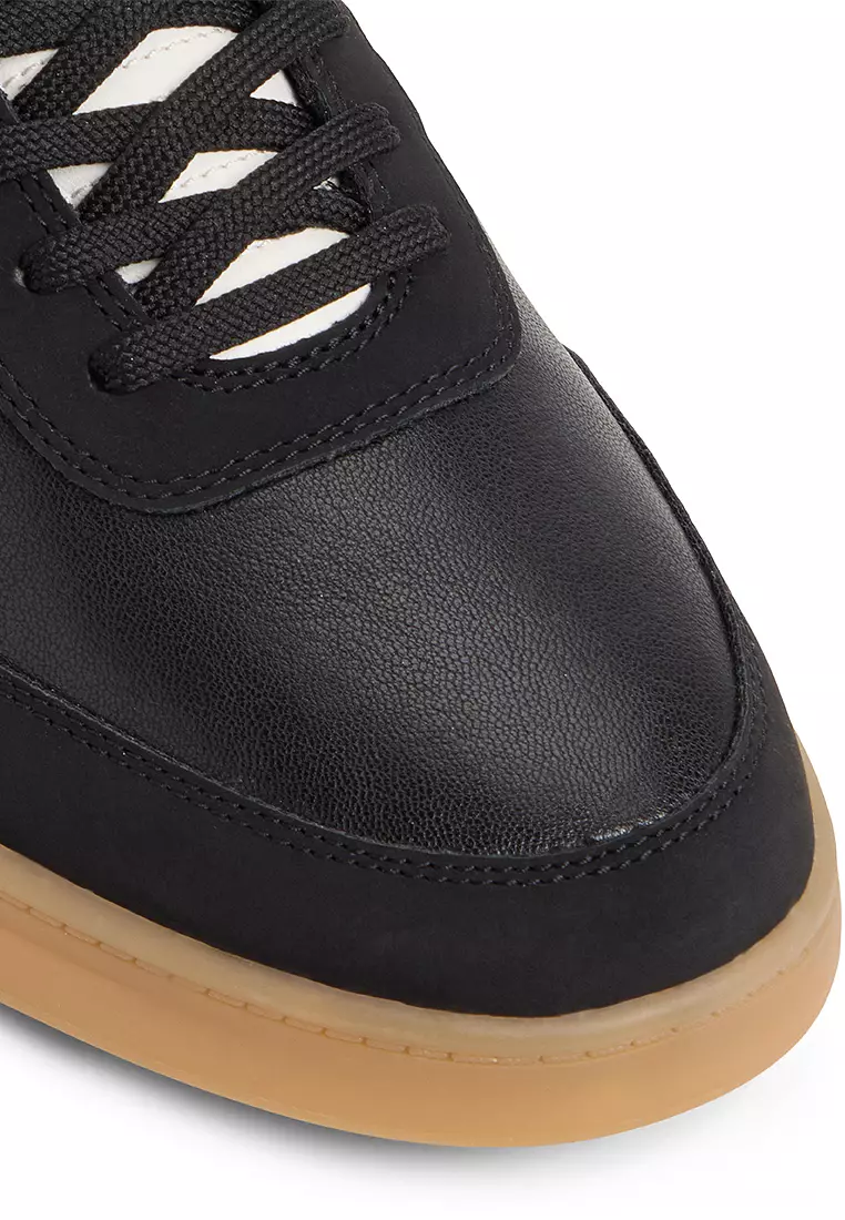 Freekick Sneakers