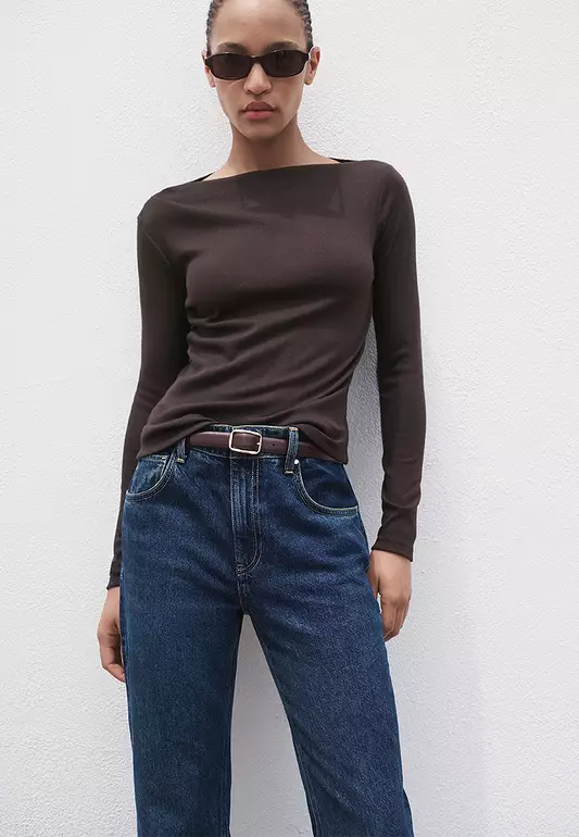 Long-Sleeved Boat-Neck T-Shirt