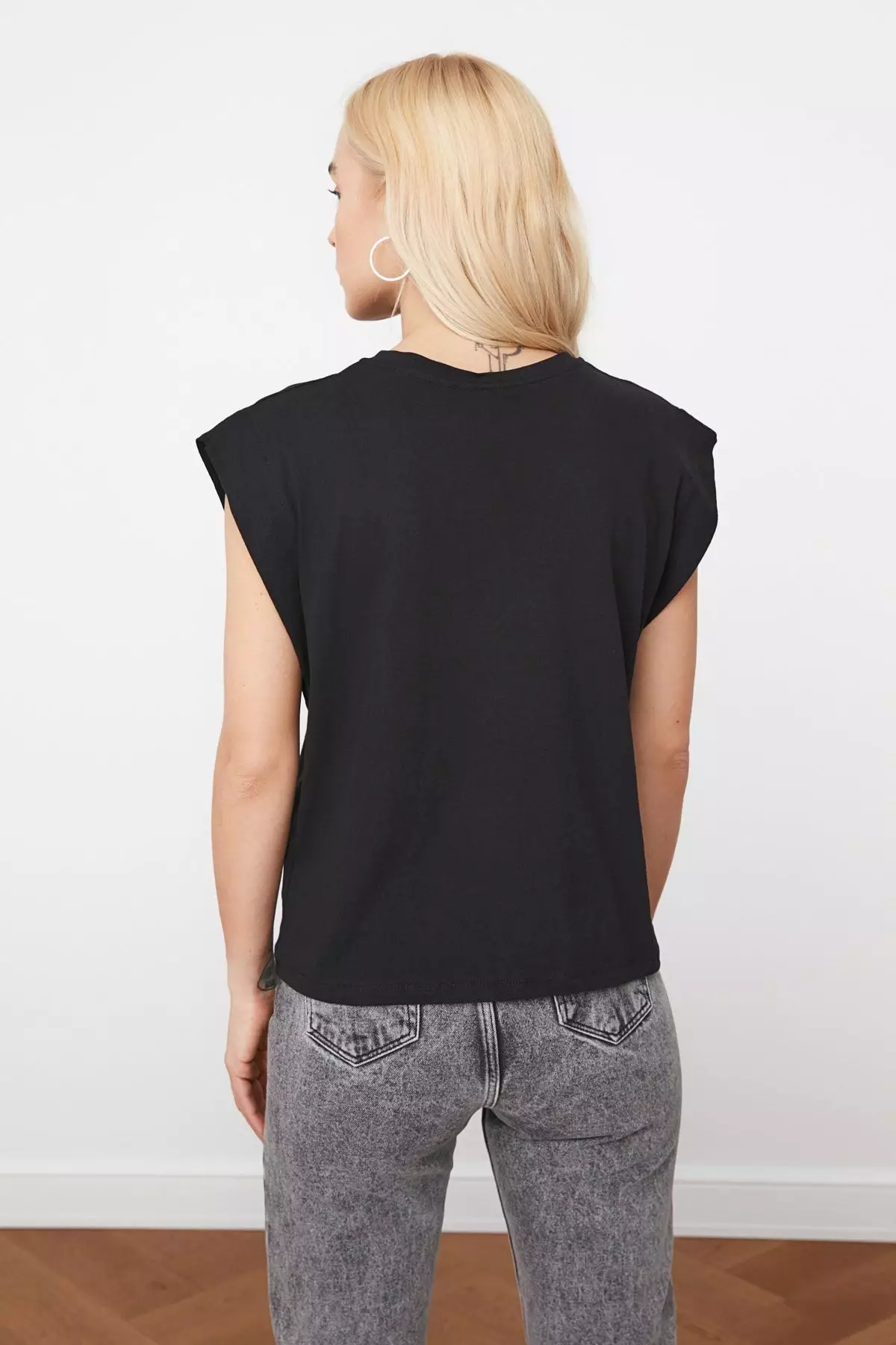 Wide Shoulder Muscle Tank Top