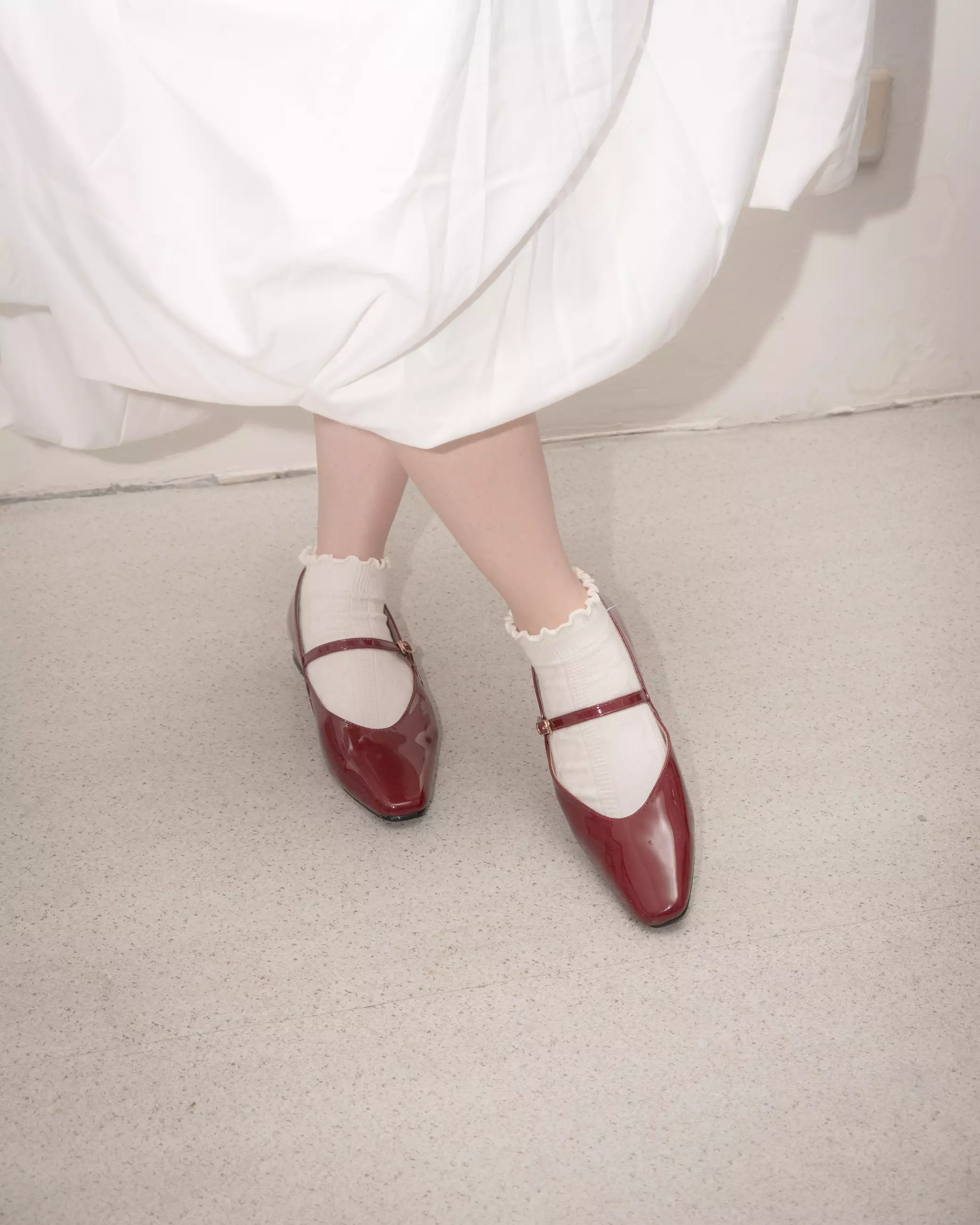 Jolie Flat Shoes in Maroon