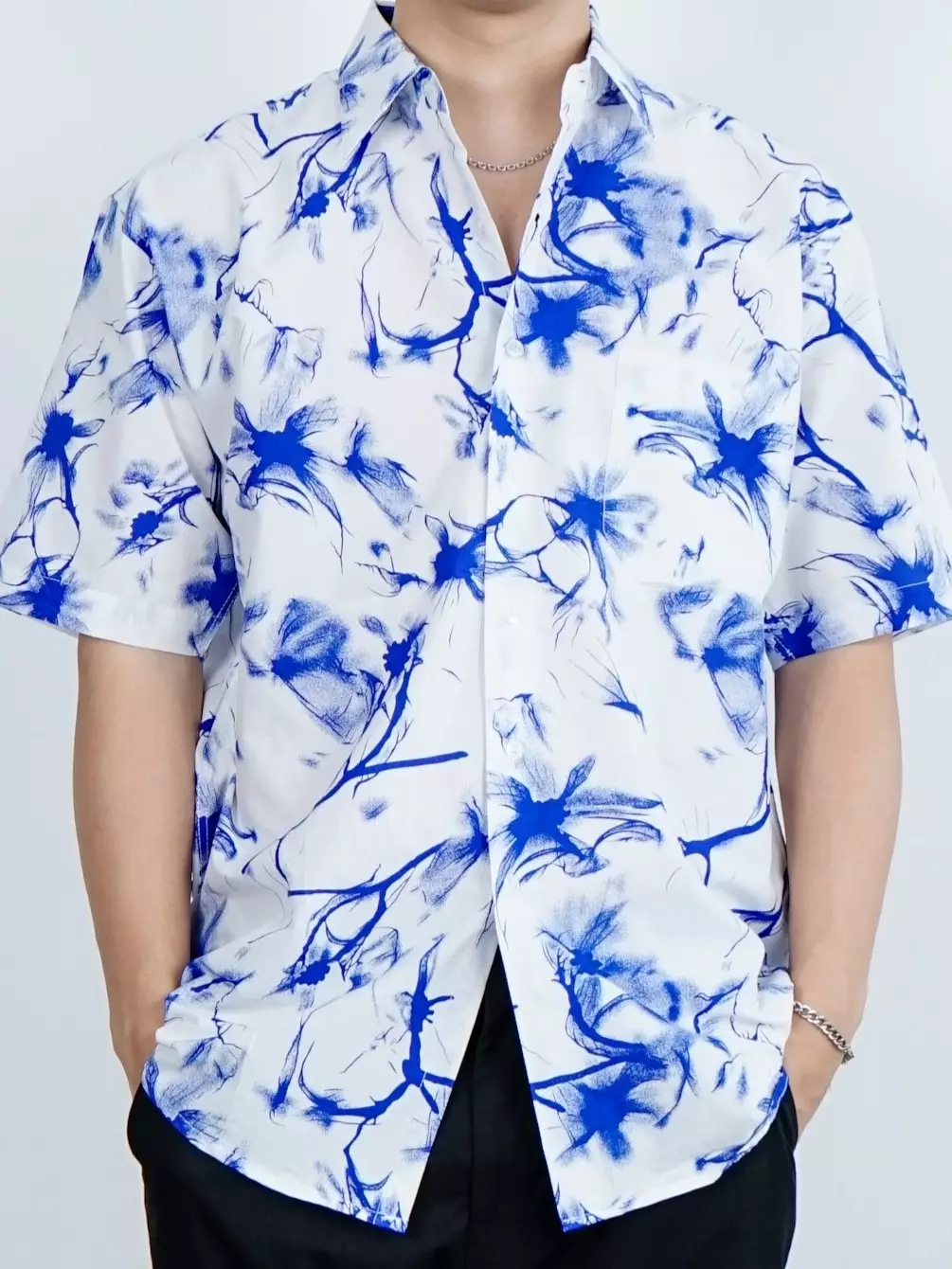 Andre Michel Kemeja Lengan Pendek Putih Motif Biru 16615