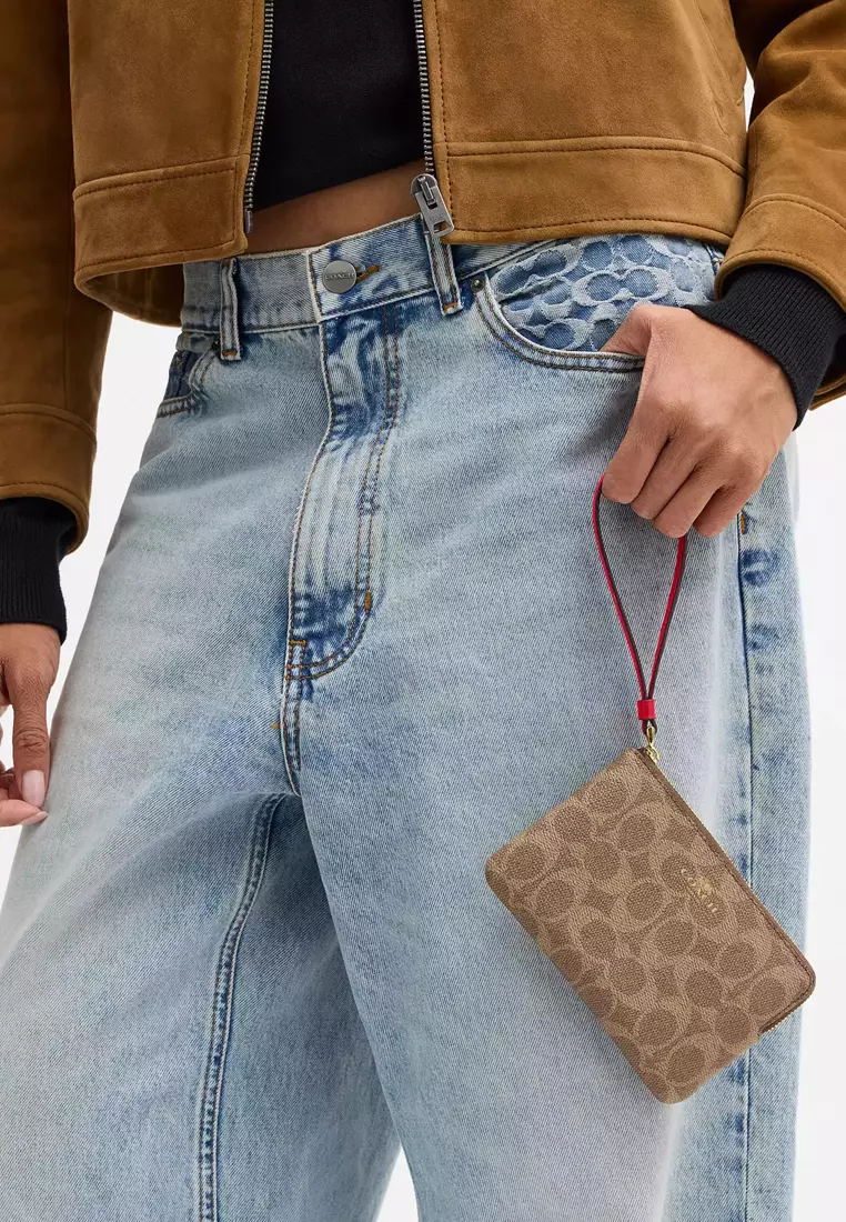 Corner Zip Wristlet In Signature Canvas - Tan/ Carnation CAQ75