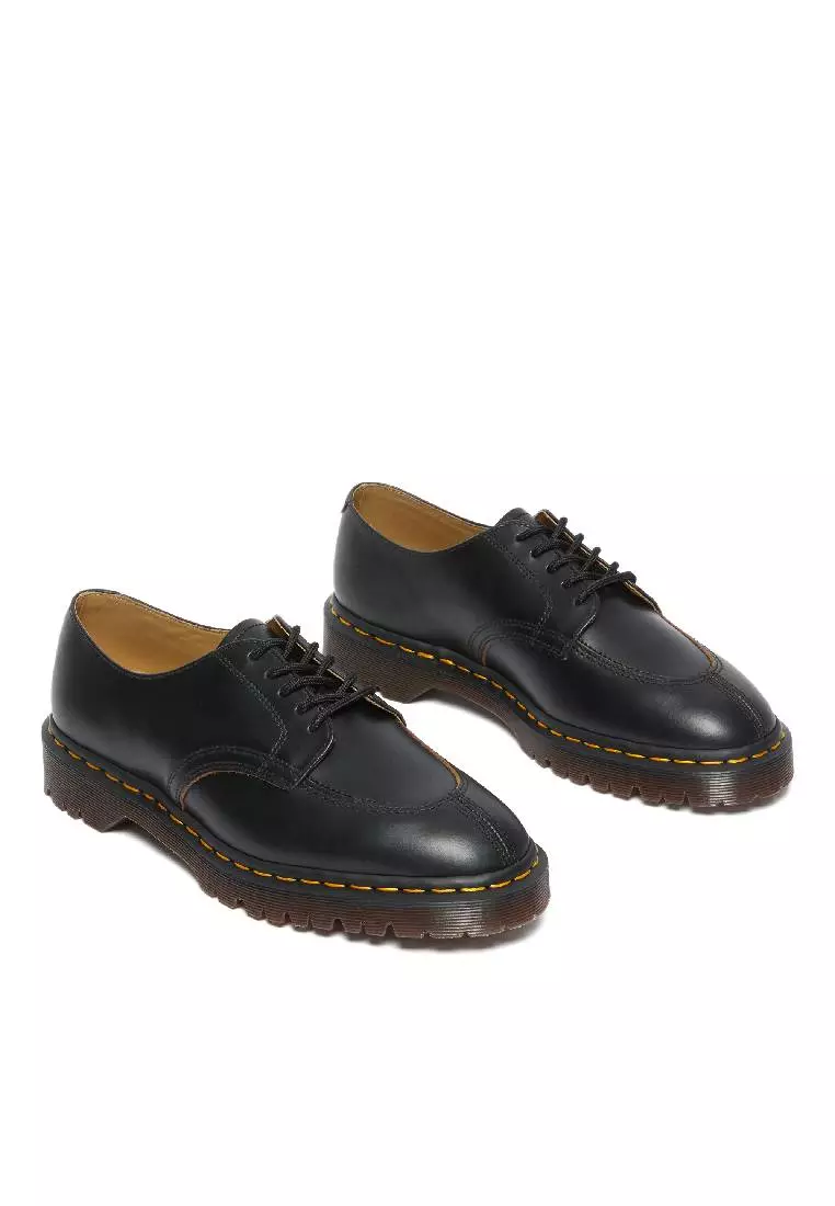 dr martens black classic