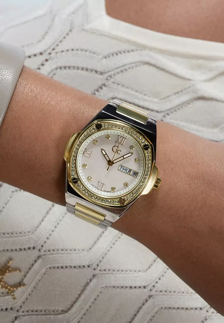 Gc Coussin Shape Lady Y98008L1MF