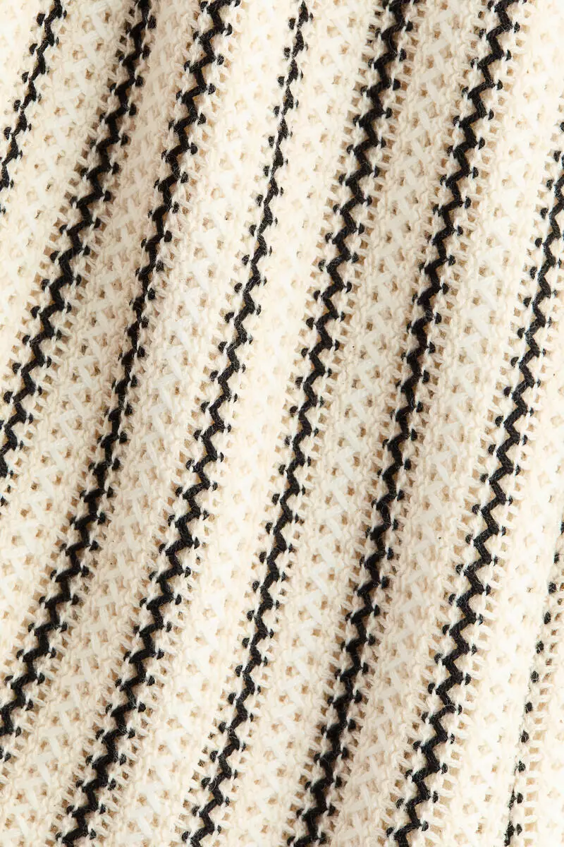 Knitted pull-on shorts