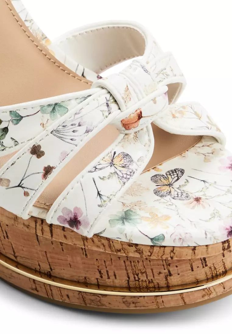 Esmerie Wedges