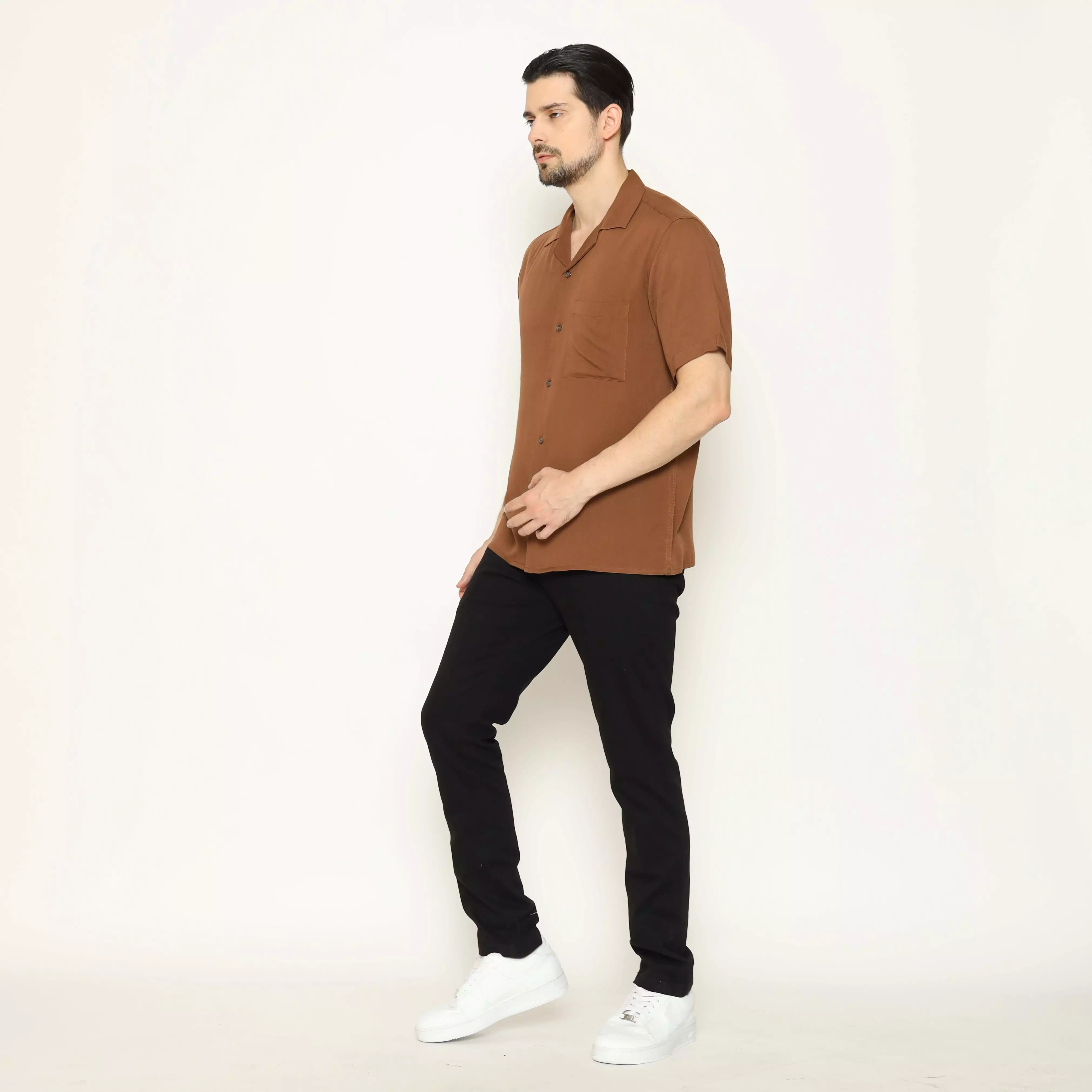 MAGINOT Kemeja Pria Basic Cuban Collar Rayon Pendek BROWN