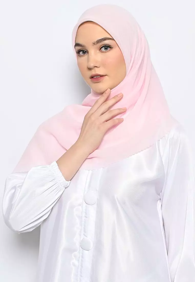 Hijab Segi Empat Voal Anabela Lasercut Baby Pink