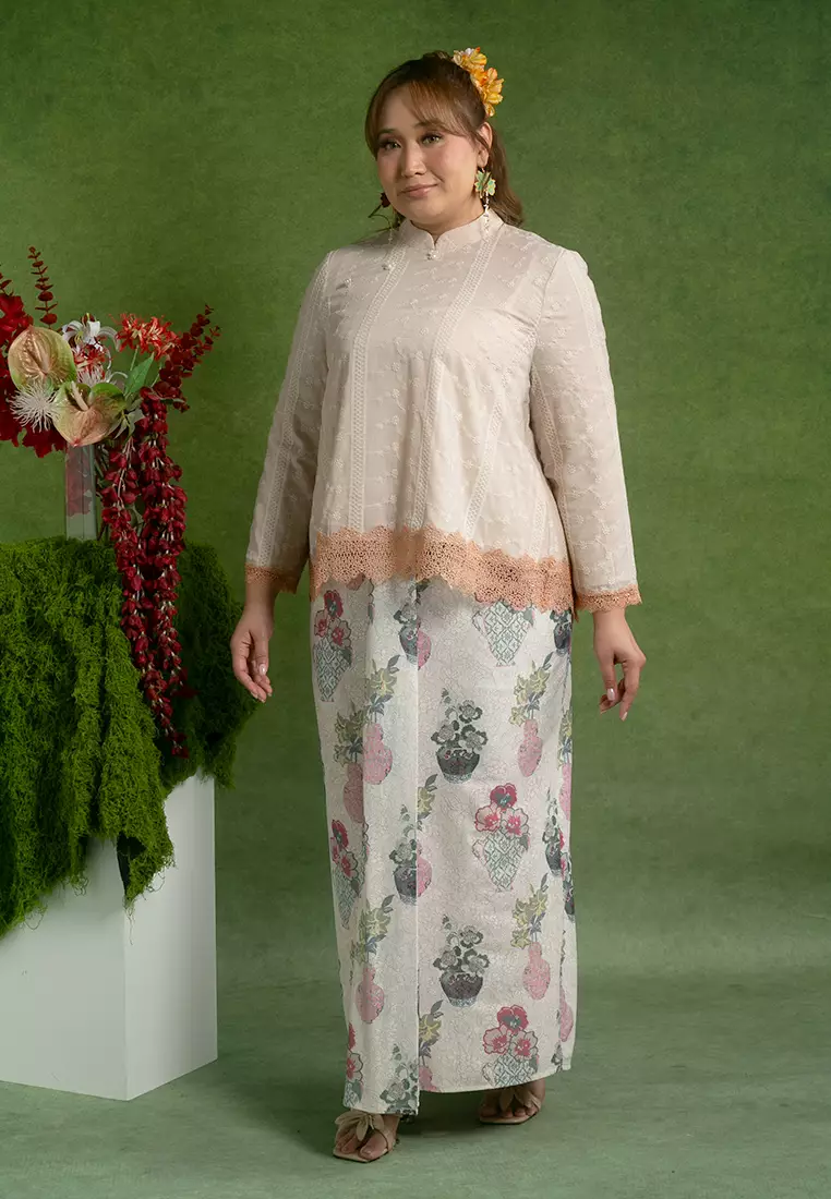 Blossom Plus size Kurung Kedah Set