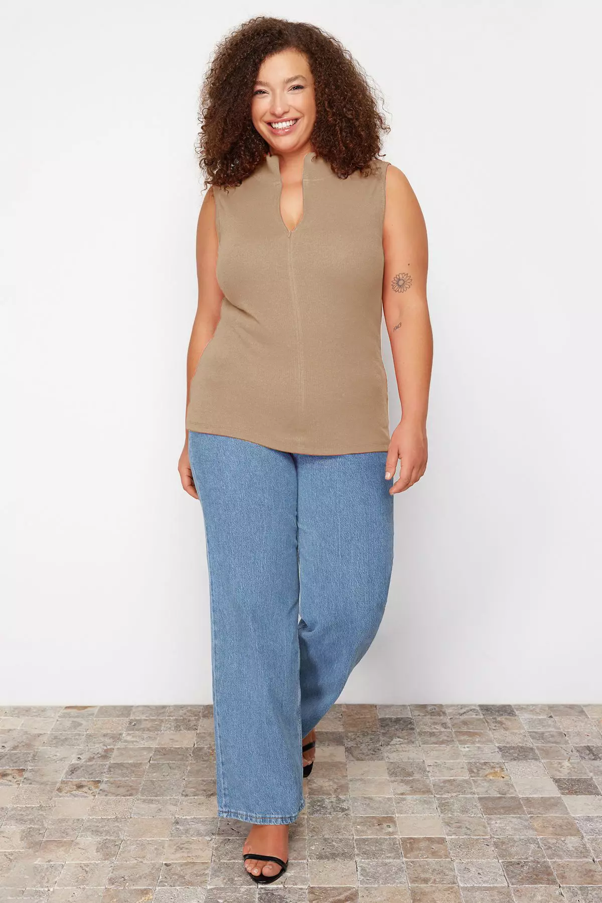 Plus Size Sleeveless Knit Top