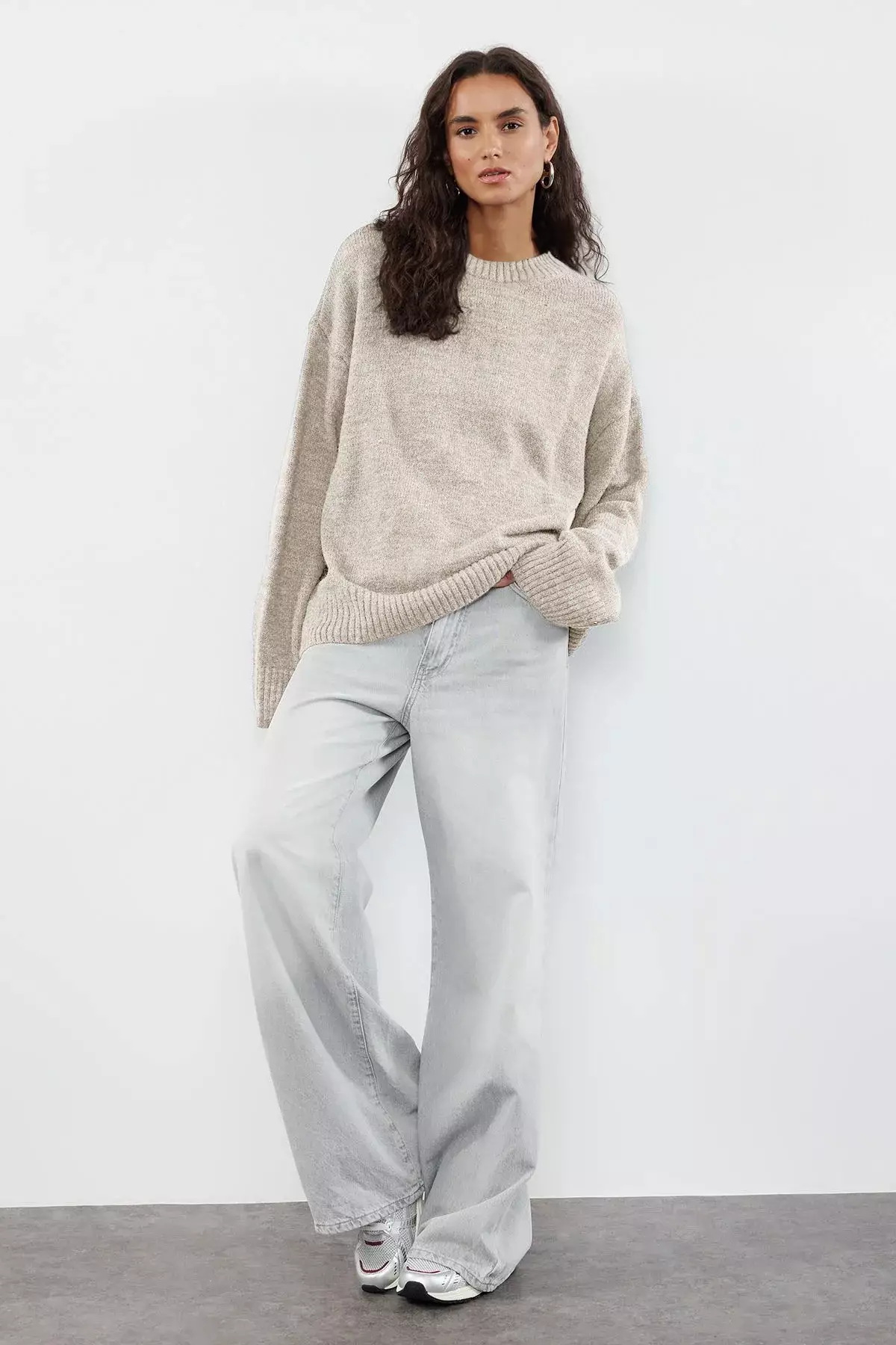 Stone Wide Pattern Crew Neck Knitwear Sweater TWOAW25KZ00168