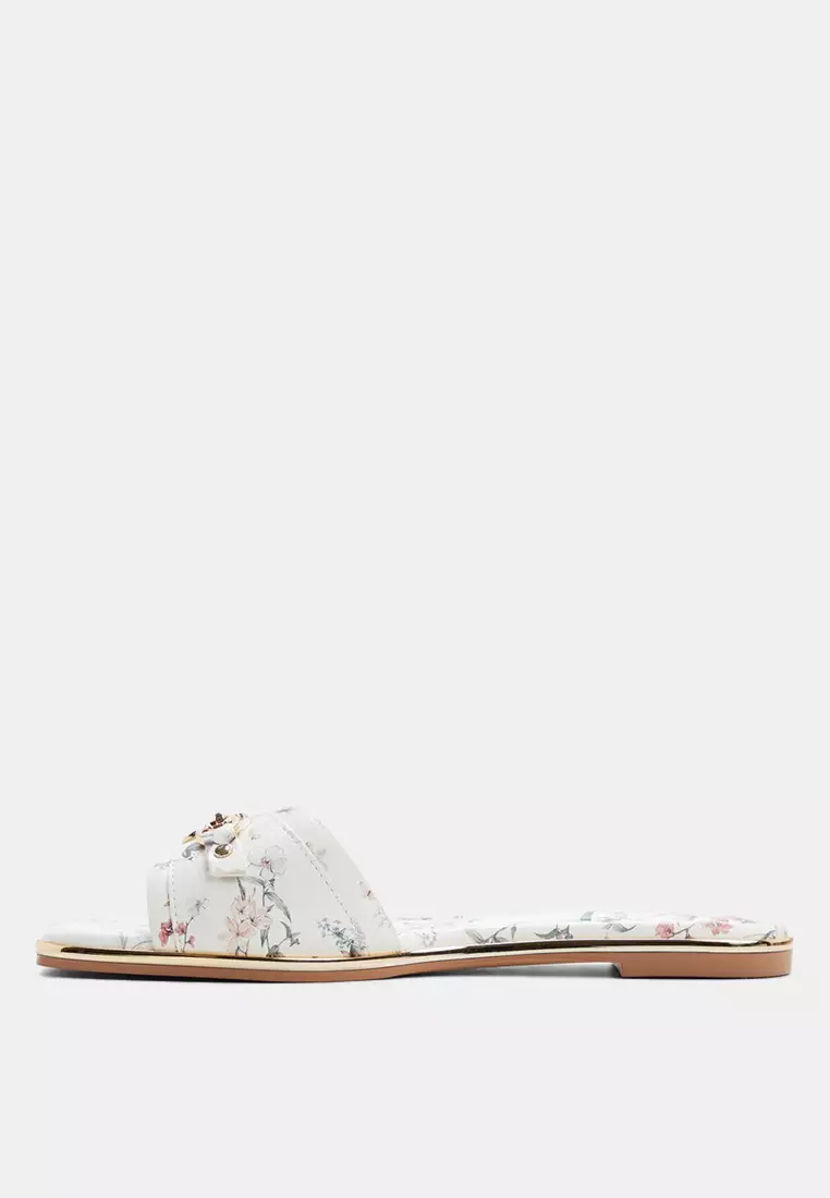 Alamassi Flat Sandals