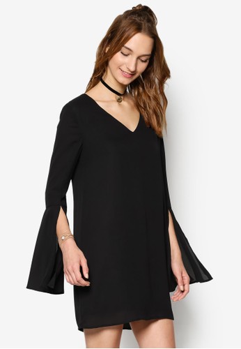 Love Flared Sleeves Dress With Slit